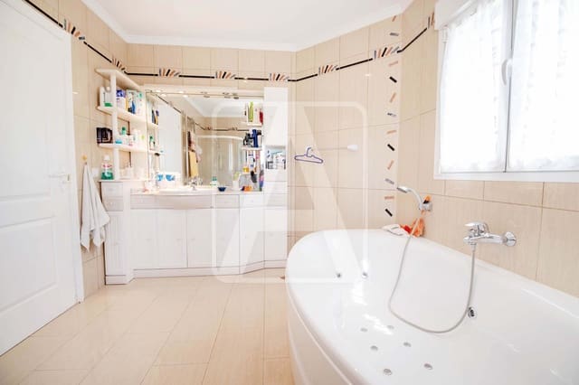 4 soveværelse Villa til salg i Calpe / Calp med swimmingpool garage - € 990.000 (Ref: 7573714)