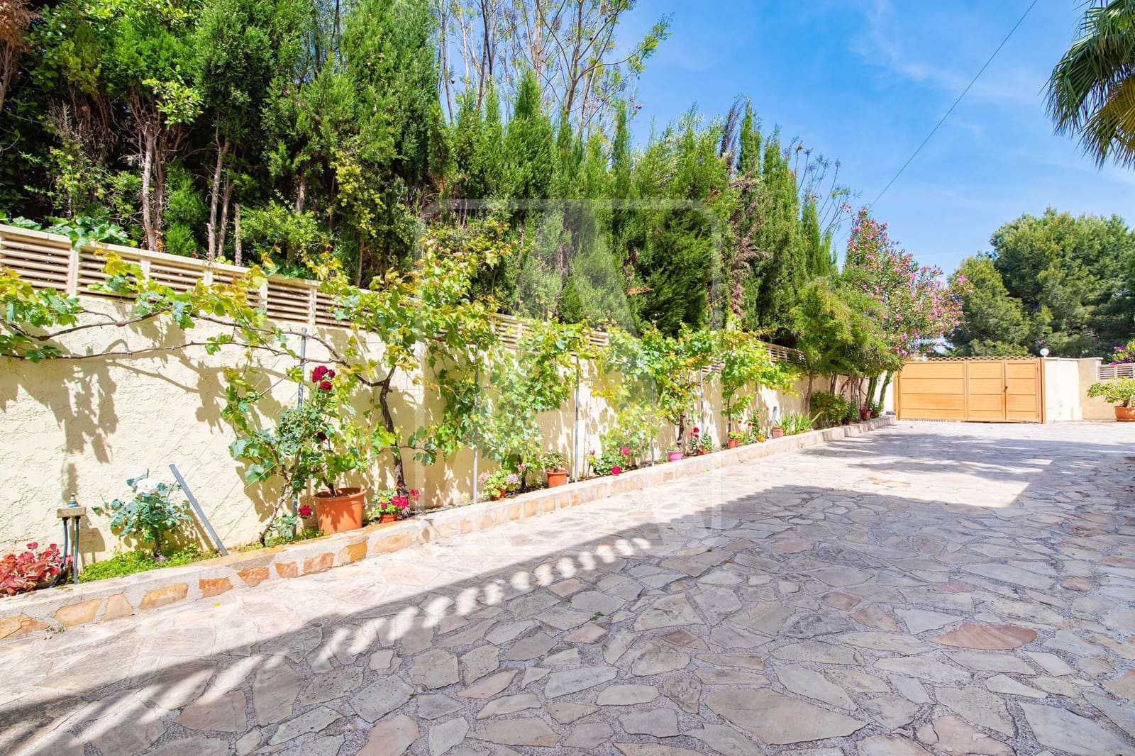 4 bedroom Villa for sale in Calpe / Calp with pool garage - € 990,000 (Ref: 7573714)