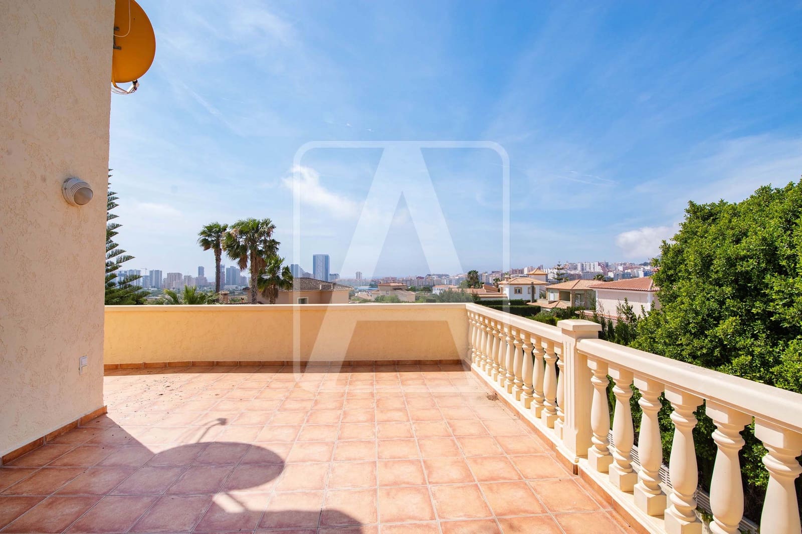 4 bedroom Villa for sale in Calpe / Calp with pool garage - € 990,000 (Ref: 7573714)