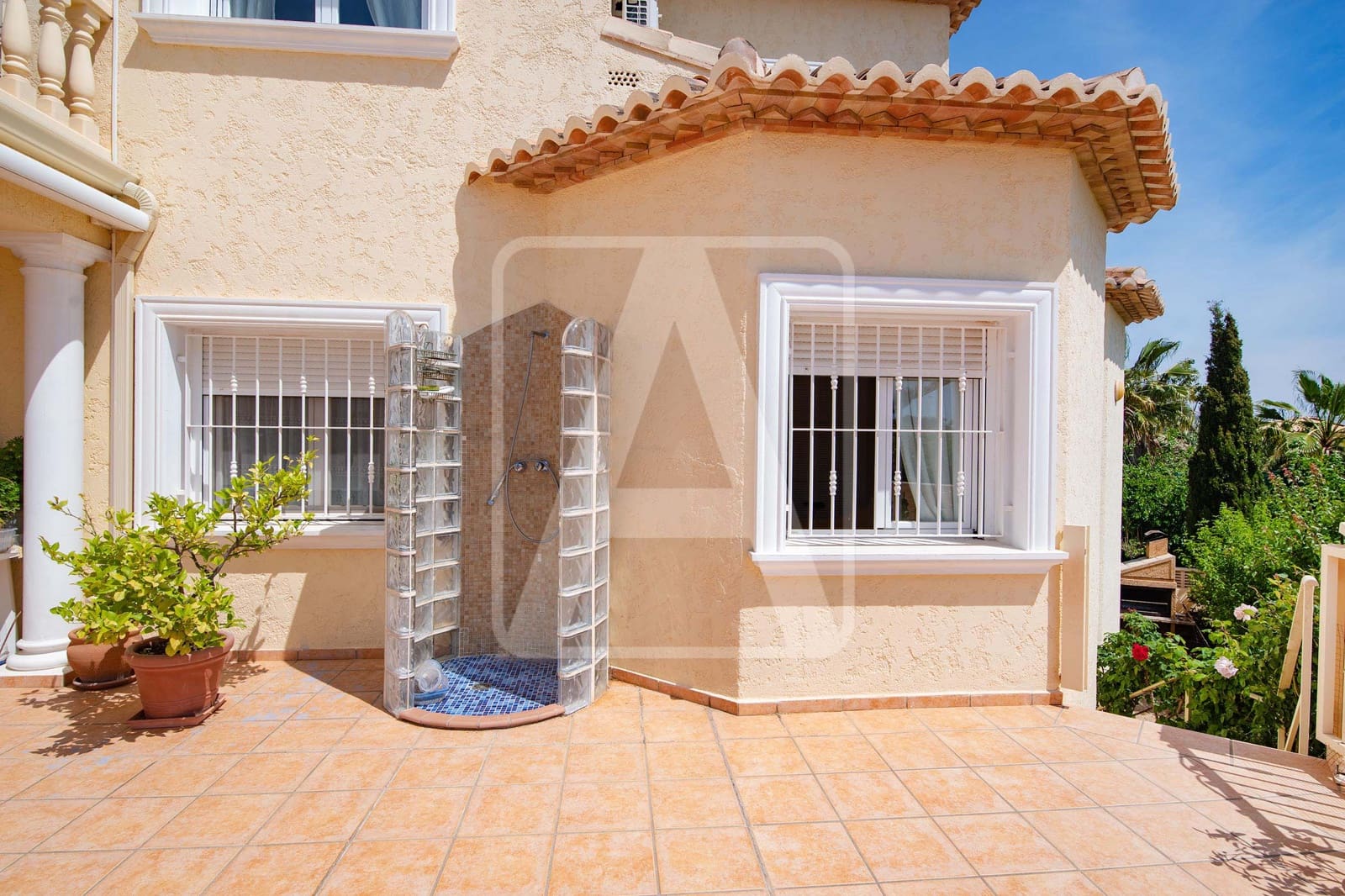 4 bedroom Villa for sale in Calpe / Calp with pool garage - € 990,000 (Ref: 7573714)