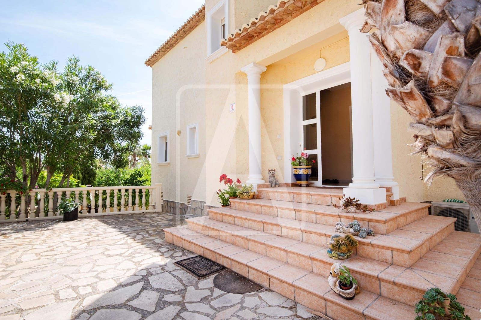 4 bedroom Villa for sale in Calpe / Calp with pool garage - € 990,000 (Ref: 7573714)