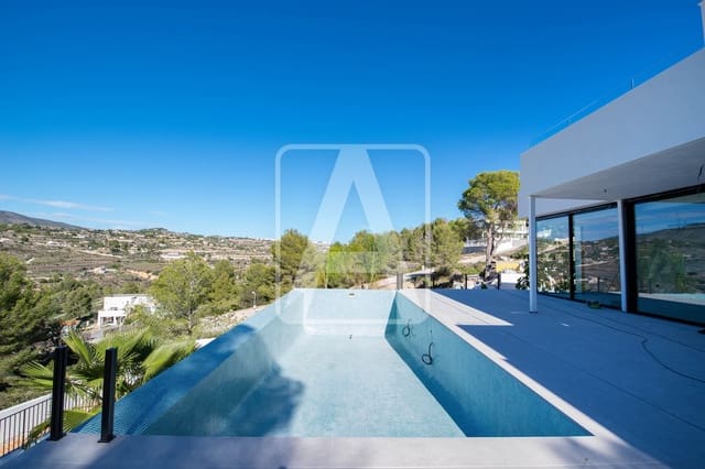 Chalet de 3 habitaciones en Calpe / Calp en venta con piscina garaje - 1.135.000 € (Ref: 7602518)