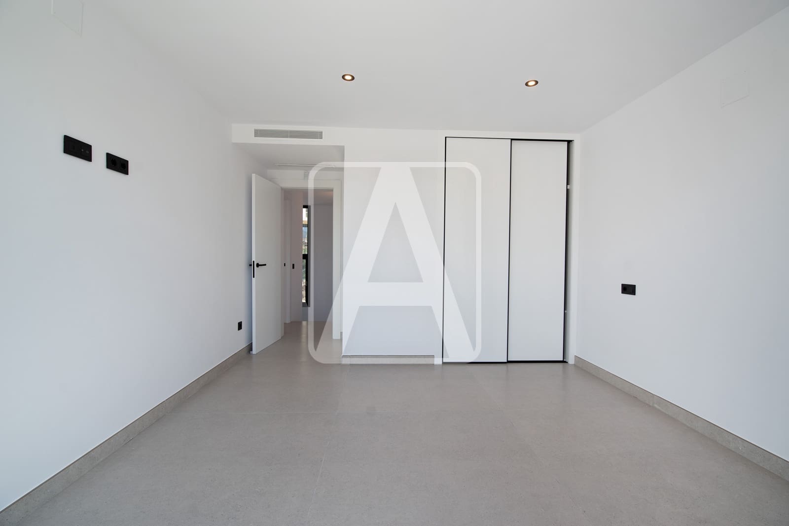 3 soverom Villa til salgs i Calpe / Calp med svømmebasseng garasje - € 1 135 000 (Ref: 7602518)