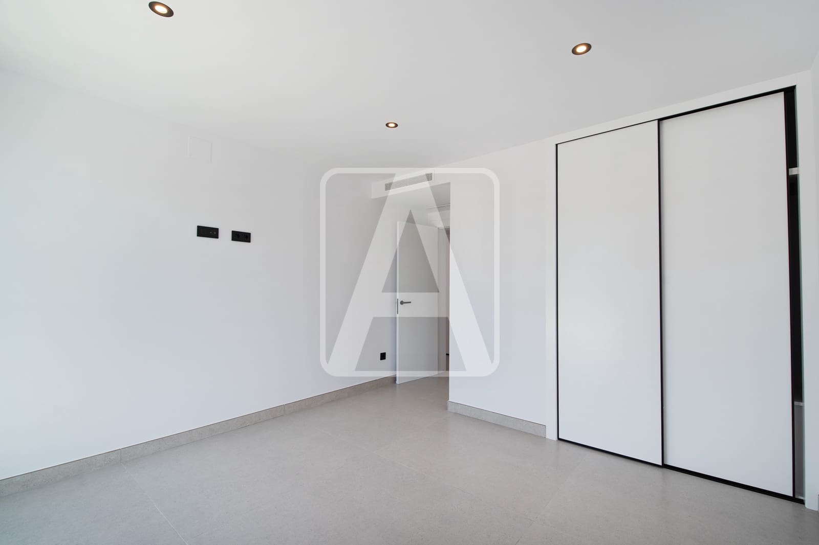 3 soverom Villa til salgs i Calpe / Calp med svømmebasseng garasje - € 1 135 000 (Ref: 7602518)