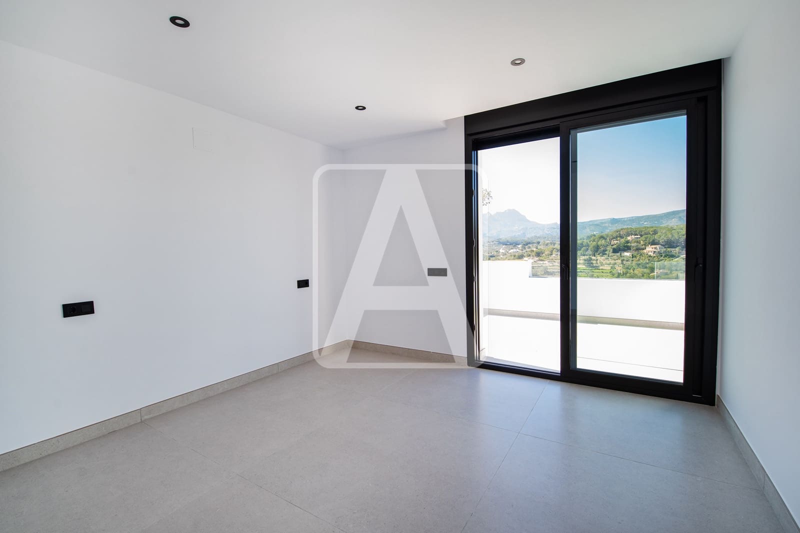 3 soverom Villa til salgs i Calpe / Calp med svømmebasseng garasje - € 1 135 000 (Ref: 7602518)