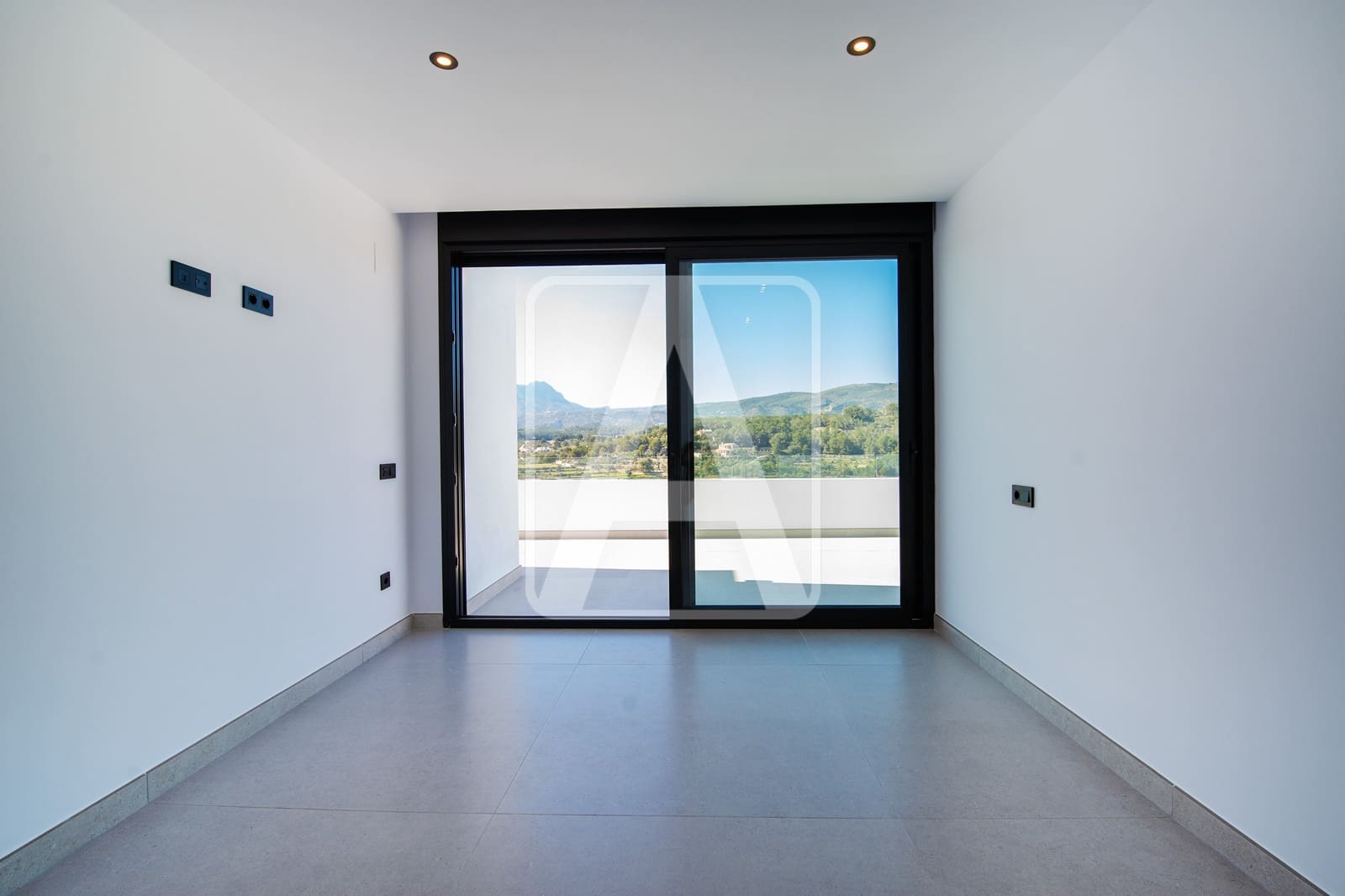 3 soverom Villa til salgs i Calpe / Calp med svømmebasseng garasje - € 1 135 000 (Ref: 7602518)