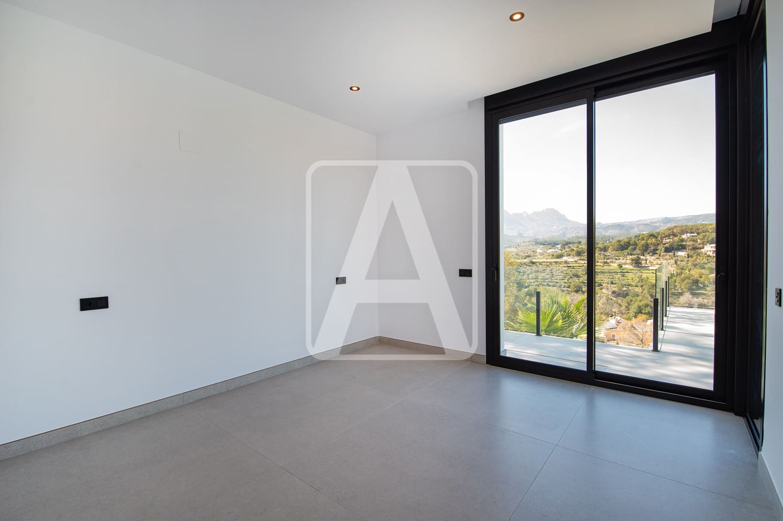3 soverom Villa til salgs i Calpe / Calp med svømmebasseng garasje - € 1 135 000 (Ref: 7602518)