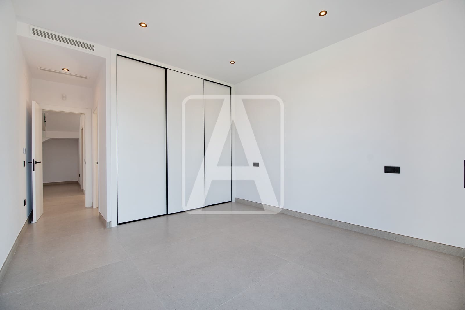 3 soverom Villa til salgs i Calpe / Calp med svømmebasseng garasje - € 1 135 000 (Ref: 7602518)