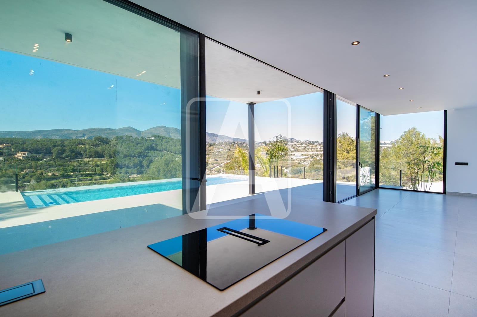 3 soverom Villa til salgs i Calpe / Calp med svømmebasseng garasje - € 1 135 000 (Ref: 7602518)