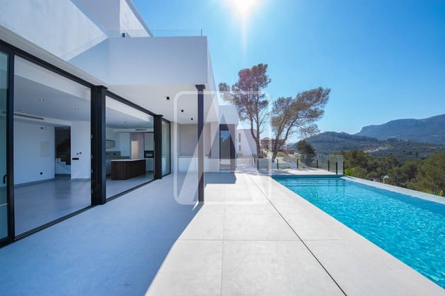 3 slaapkamer Villa te koop in Calpe / Calp met zwembad garage - € 1.135.000 (Ref: 7602518)