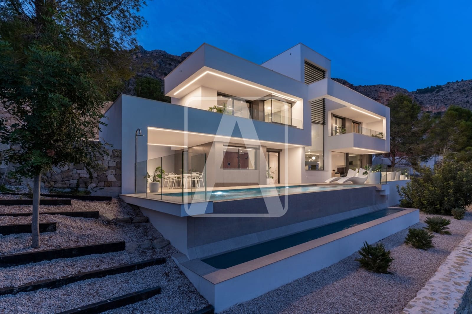 3 bedroom Villa for sale in Altea with pool garage - € 2,257,500 (Ref: 7651925)