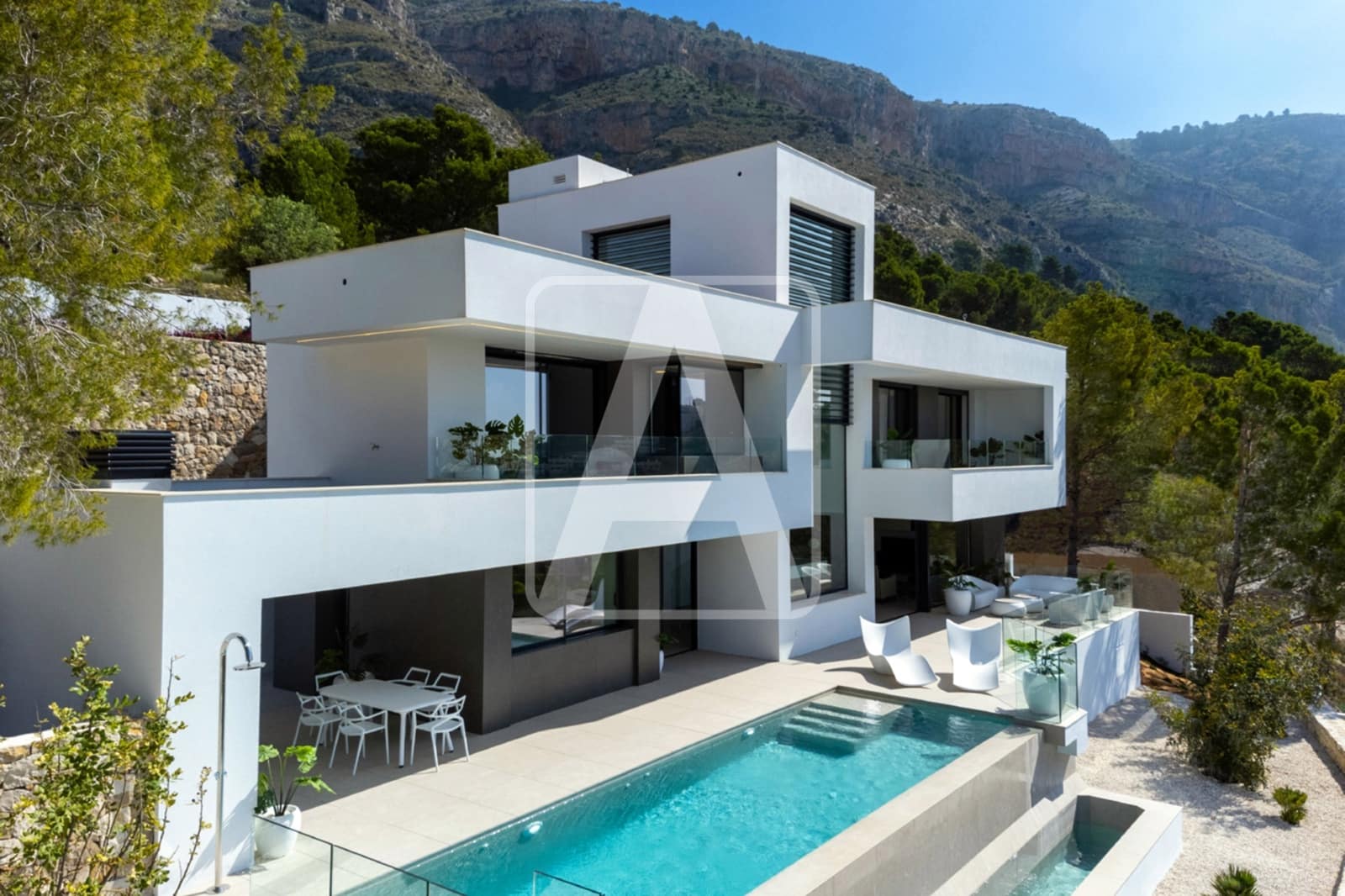 3 bedroom Villa for sale in Altea with pool garage - € 2,257,500 (Ref: 7651925)