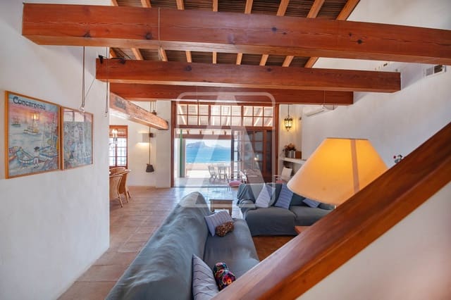 5 bedroom Villa for sale in Moraira, Teulada-Moraira with pool garage - € 2,750,000 (Ref: 7737045)