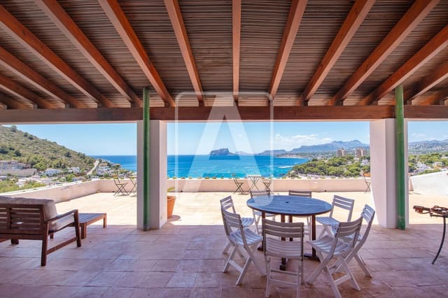 5 bedroom Villa for sale in Moraira, Teulada-Moraira with pool garage - € 2,750,000 (Ref: 7737045)