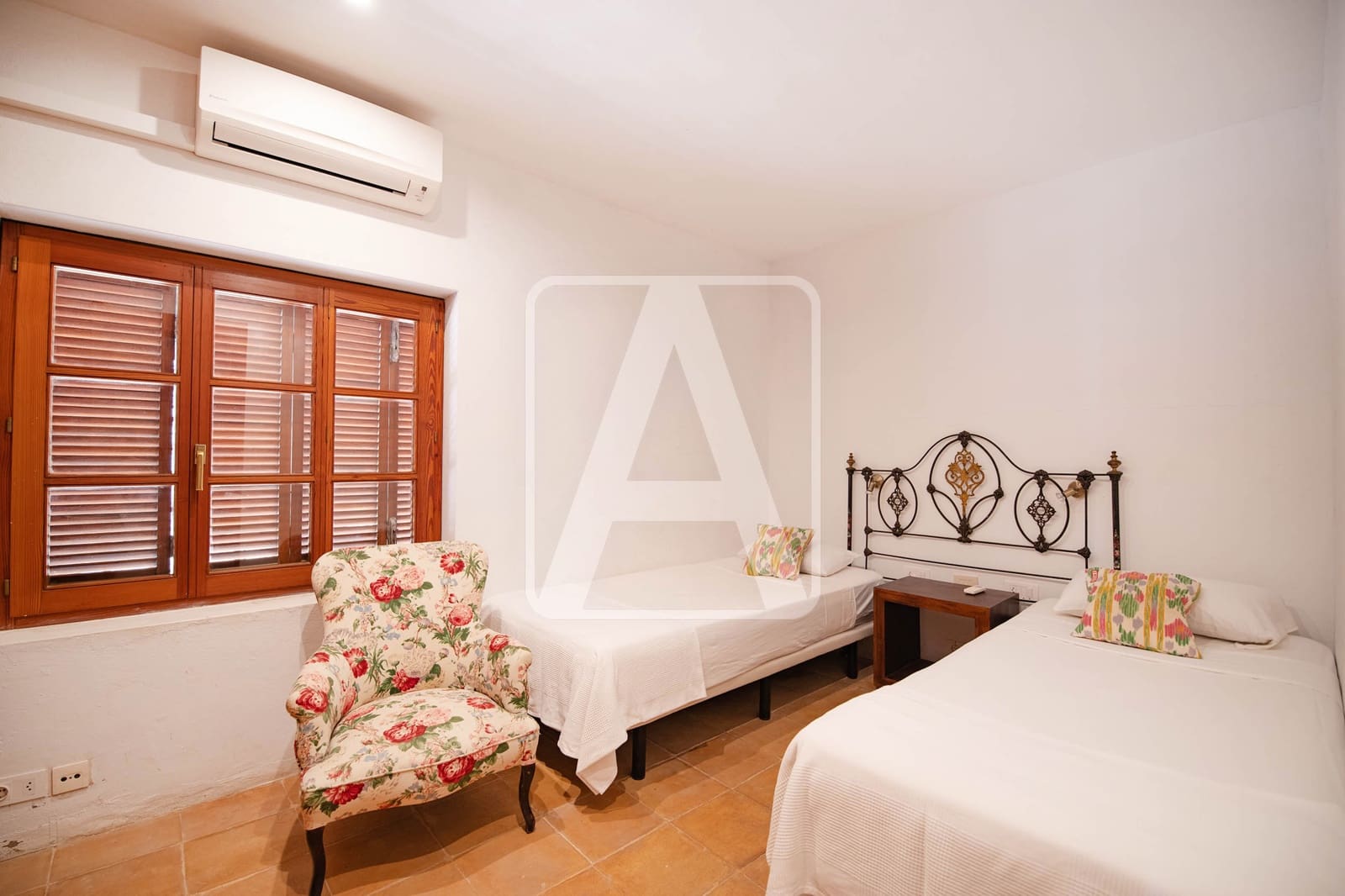 5 bedroom Villa for sale in Moraira with pool garage - € 2,750,000 (Ref: 7737045)