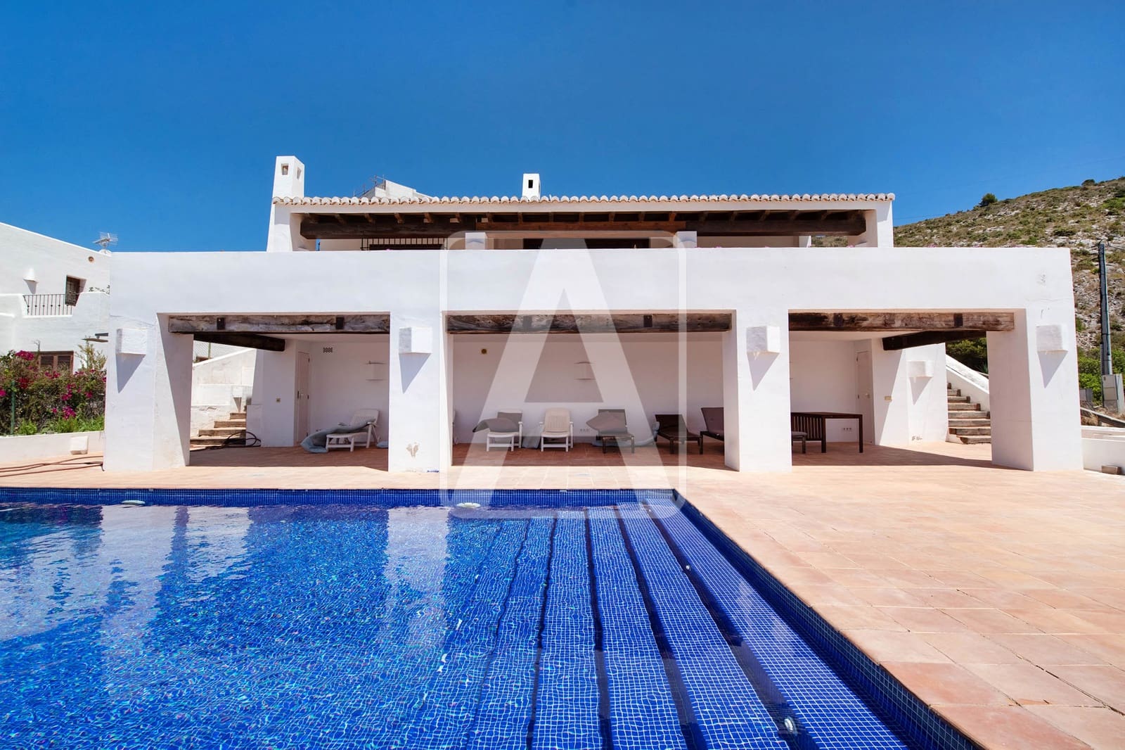 5 bedroom Villa for sale in Moraira with pool garage - € 2,750,000 (Ref: 7737045)