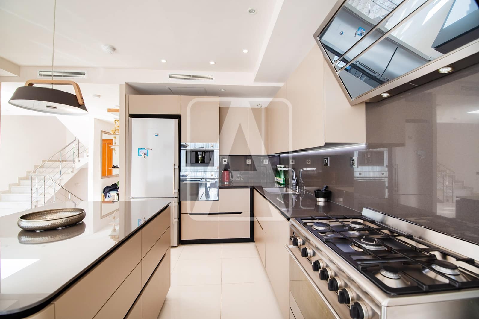 5 quarto Moradia para venda em Calpe / Calp com piscina garagem - 1 980 000 € (Ref: 7847554)