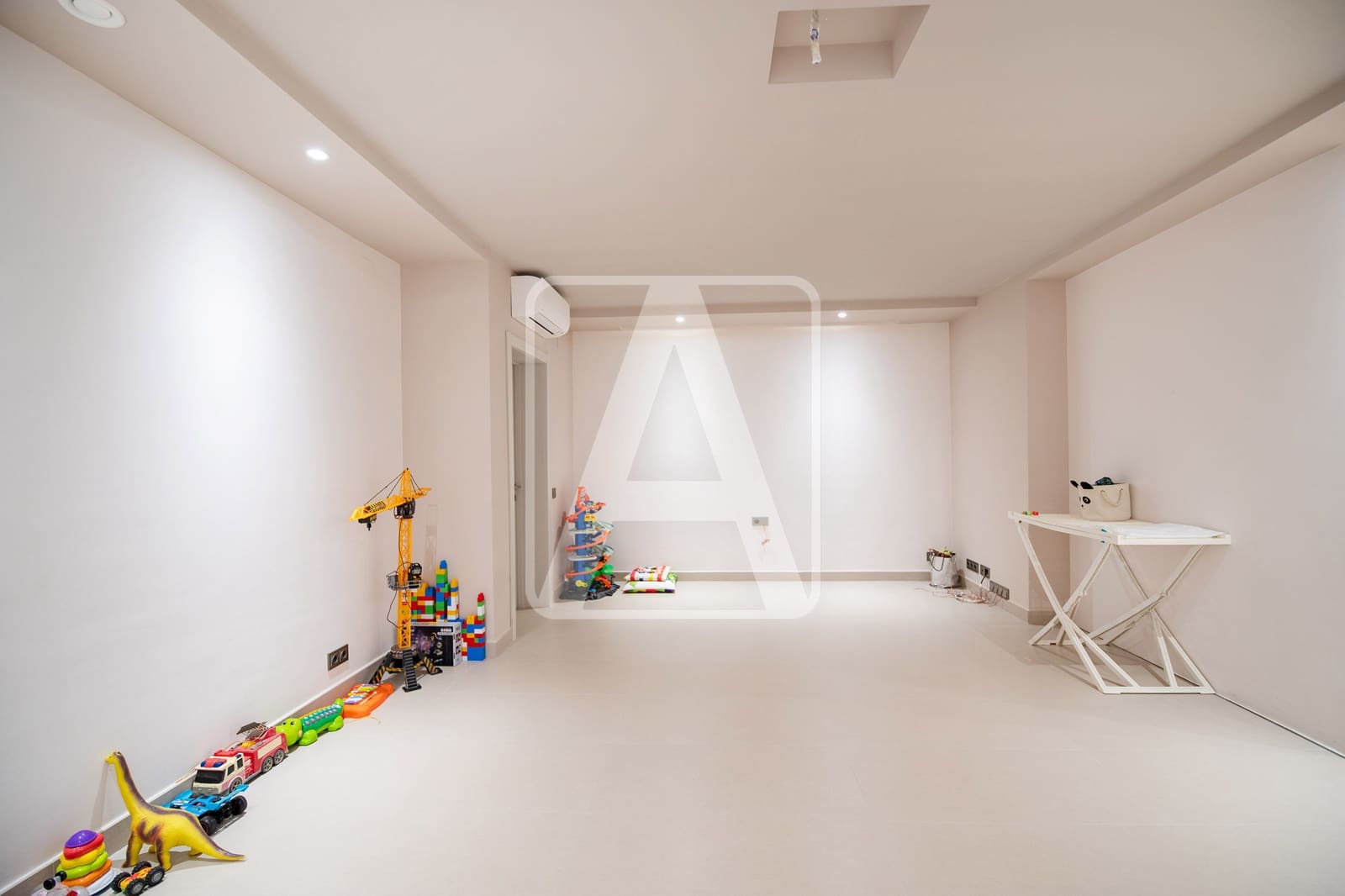 5 quarto Moradia para venda em Calpe / Calp com piscina garagem - 1 980 000 € (Ref: 7847554)