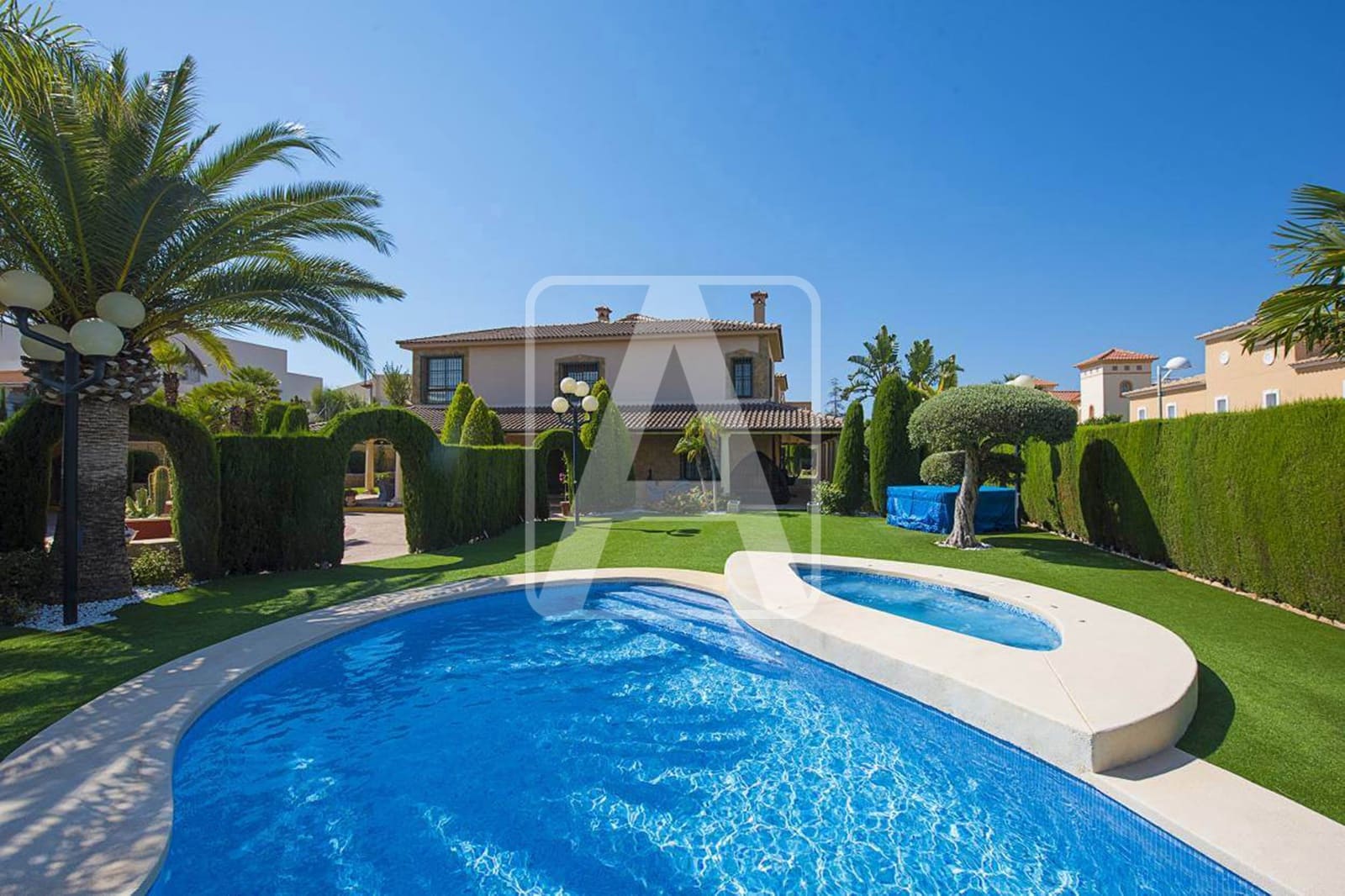8 slaapkamer Villa te koop in Calpe / Calp met zwembad garage - € 2.375.000 (Ref: 7876734)