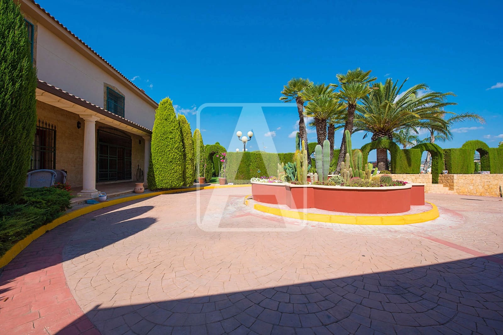 8 slaapkamer Villa te koop in Calpe / Calp met zwembad garage - € 2.375.000 (Ref: 7876734)
