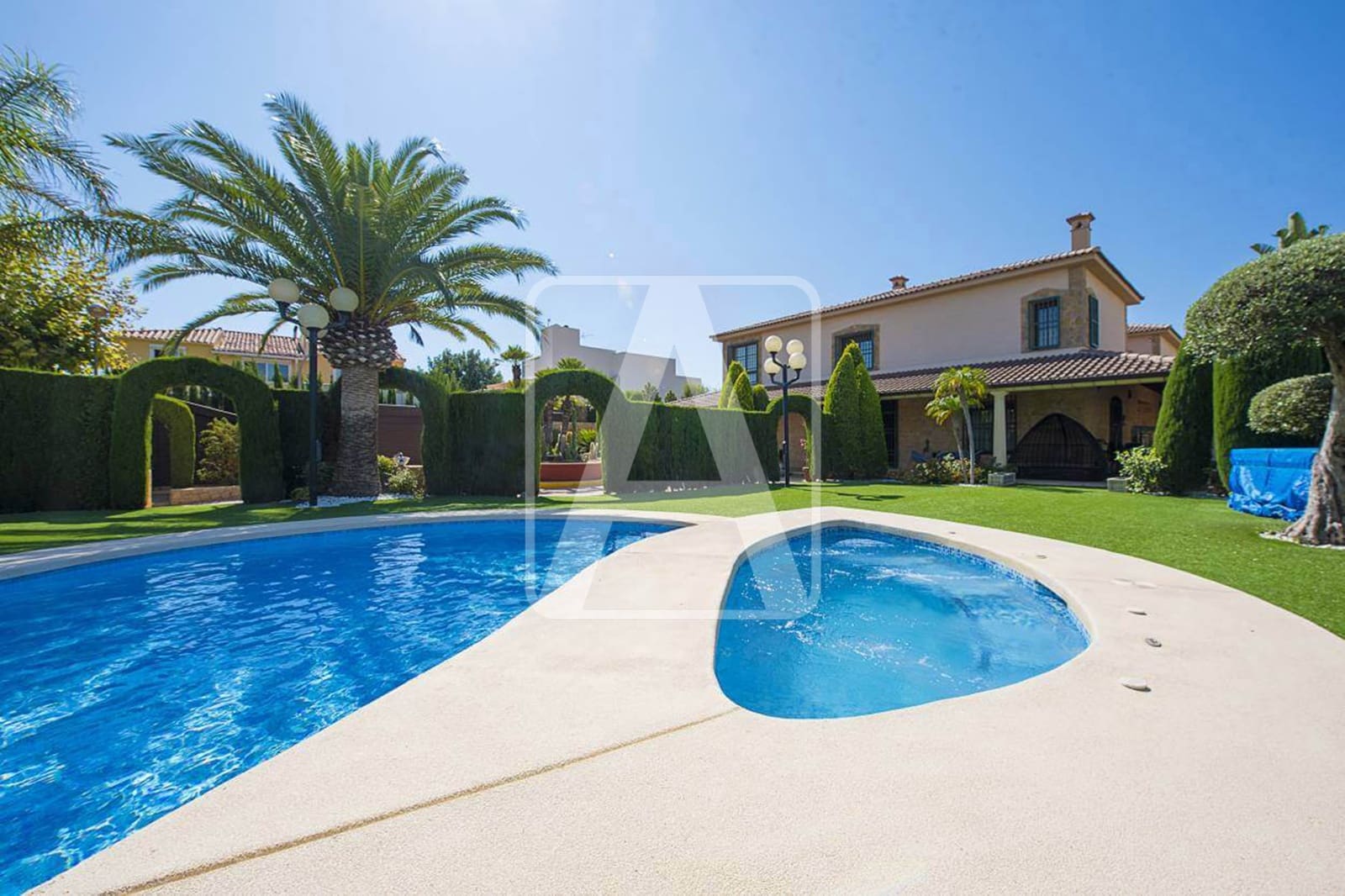 8 slaapkamer Villa te koop in Calpe / Calp met zwembad garage - € 2.375.000 (Ref: 7876734)