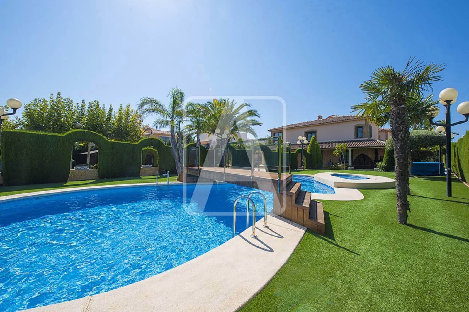 8 slaapkamer Villa te koop in Calpe / Calp met zwembad garage - € 2.375.000 (Ref: 7876734)