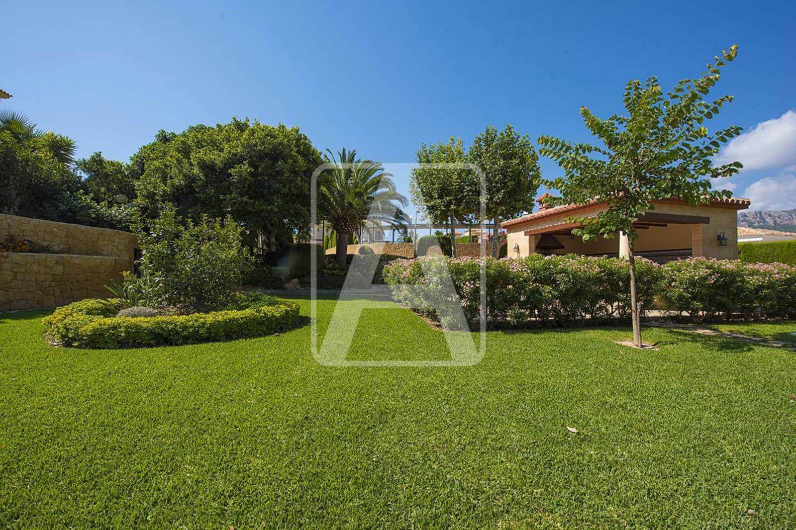 8 slaapkamer Villa te koop in Calpe / Calp met zwembad garage - € 2.375.000 (Ref: 7876734)