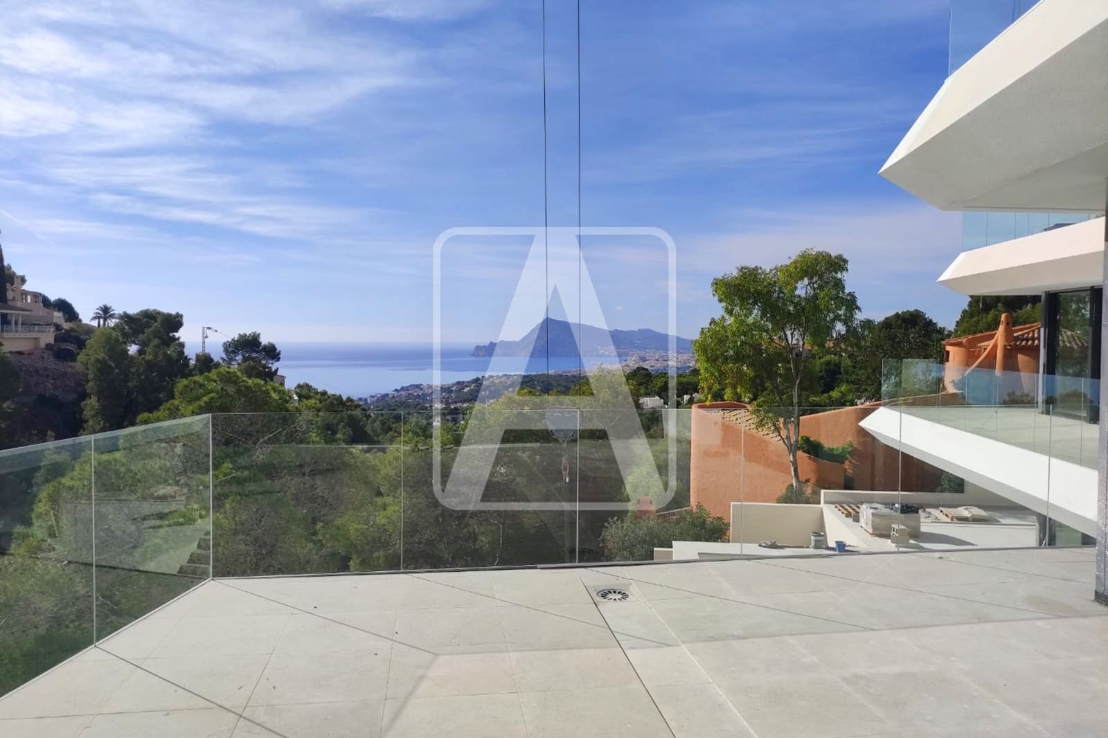 4 bedroom Villa for sale in Altea with garage - € 2,250,000 (Ref: 7888981)