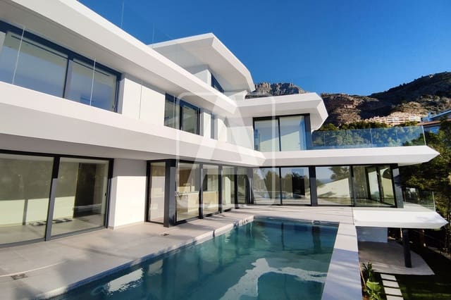 4 bedroom Villa for sale in Altea with garage - € 2,250,000 (Ref: 7888981)