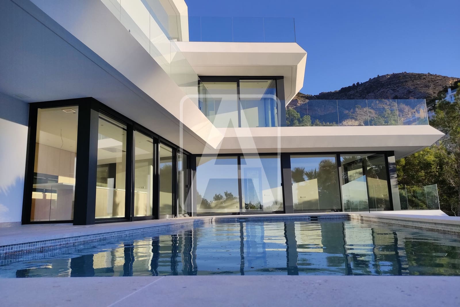 4 bedroom Villa for sale in Altea with garage - € 2,250,000 (Ref: 7888981)