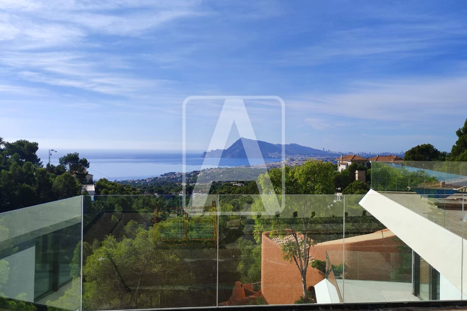 4 bedroom Villa for sale in Altea with garage - € 2,250,000 (Ref: 7888981)