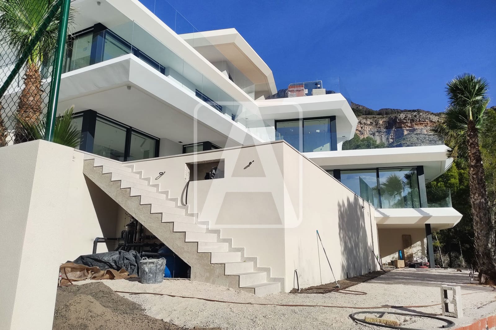 4 bedroom Villa for sale in Altea with garage - € 2,250,000 (Ref: 7888981)