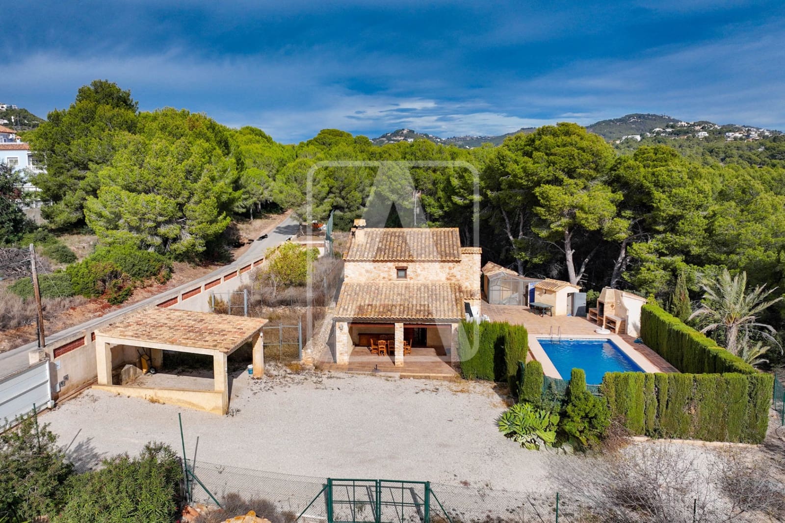 4 sypialnia Finka/Dom wiejski na sprzedaż w Calpe / Calp z basenem garażem - 840 000 € (Ref: 7981653)