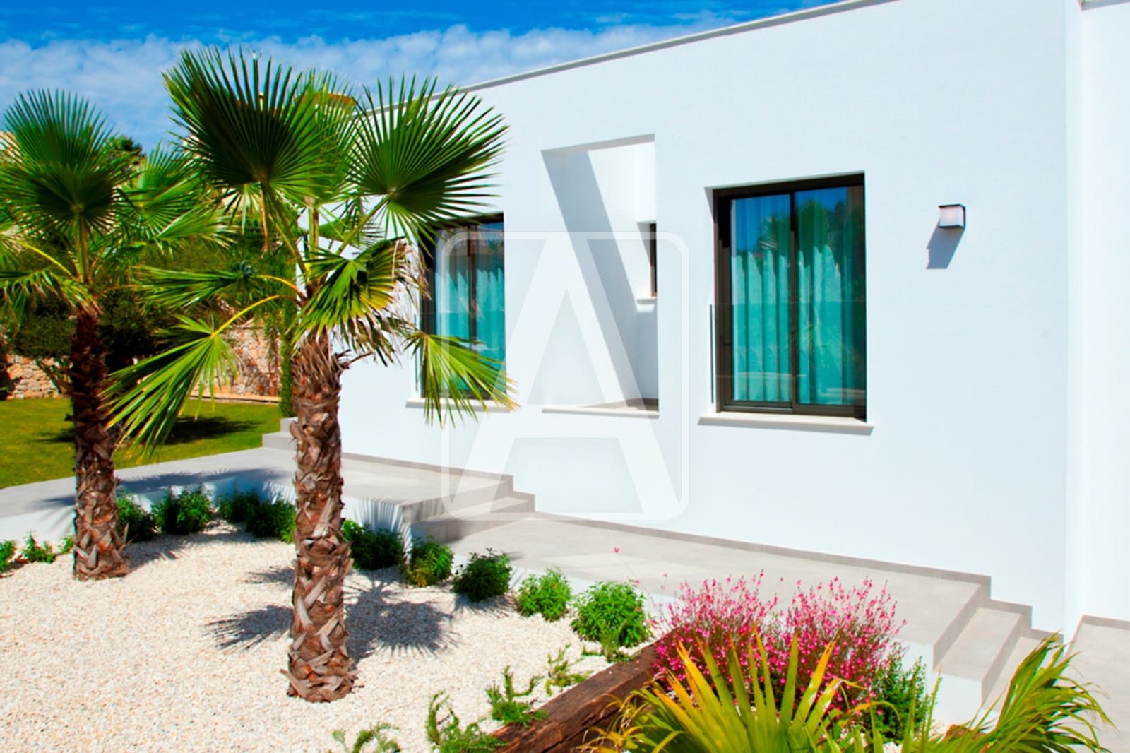 3 bedroom Villa for sale in Cumbre del Sol with pool garage - € 1,602,500 (Ref: 8033901)