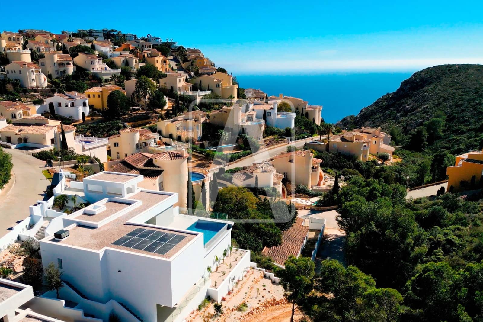 3 slaapkamer Villa te koop in Cumbre del Sol met zwembad garage - € 1.239.000 (Ref: 8033903)