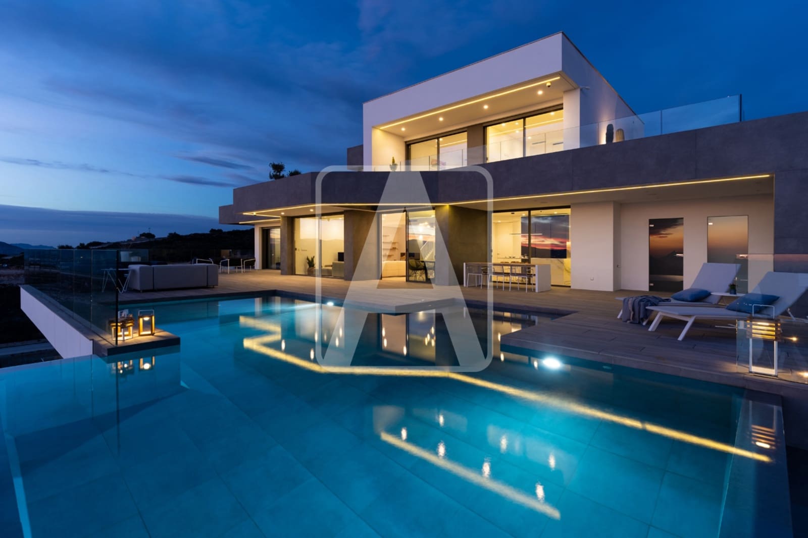 4 bedroom Villa for sale in Cumbre del Sol with pool garage - € 2,950,000 (Ref: 8084990)