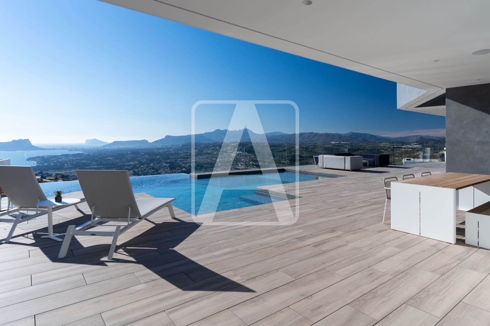 4 bedroom Villa for sale in Cumbre del Sol with pool garage - € 2,950,000 (Ref: 8084990)