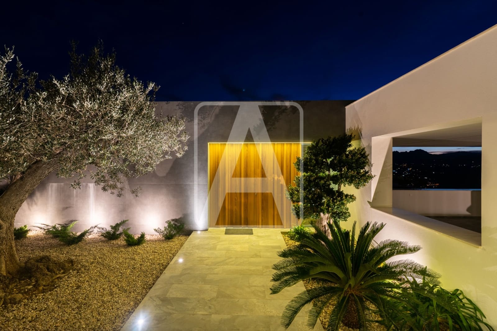 4 bedroom Villa for sale in Cumbre del Sol with pool garage - € 2,950,000 (Ref: 8084990)