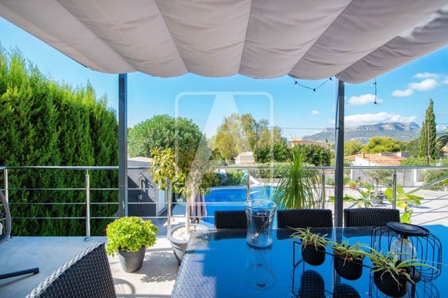 4 Zimmer Villa zu verkaufen in Calpe / Calp mit Pool Garage - 1.090.000 € (Ref: 8084991)