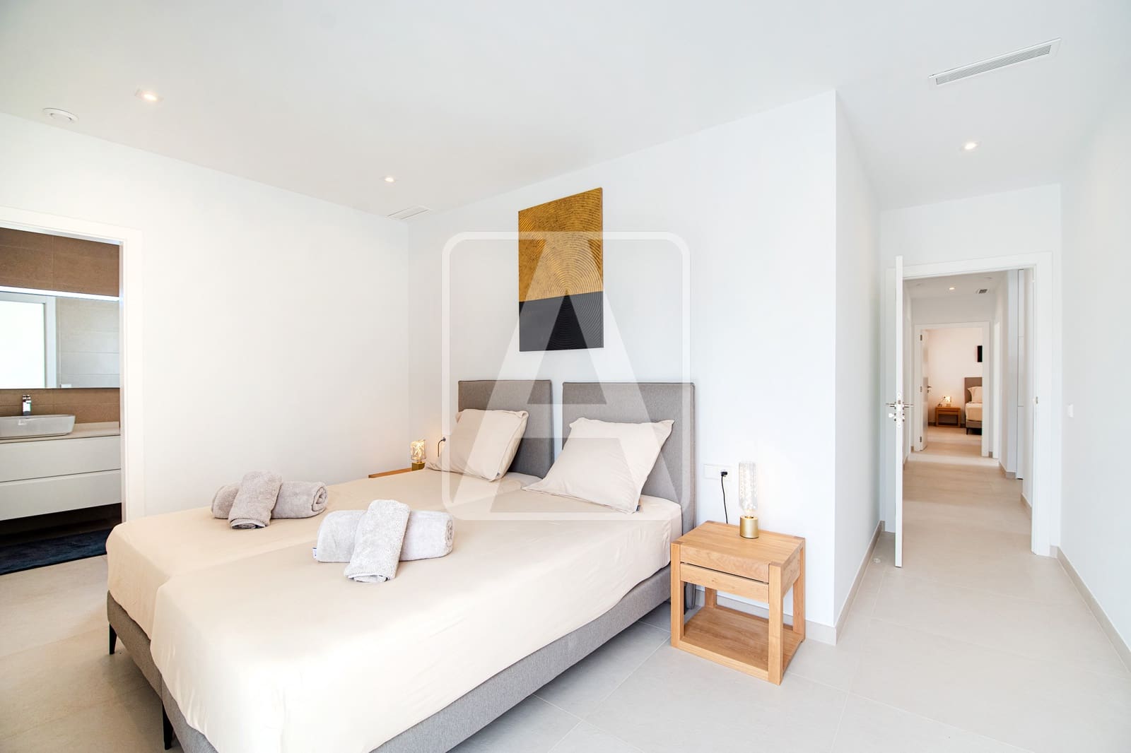 4 bedroom Villa for sale in Calpe / Calp with pool garage - € 1,050,000 (Ref: 8096231)