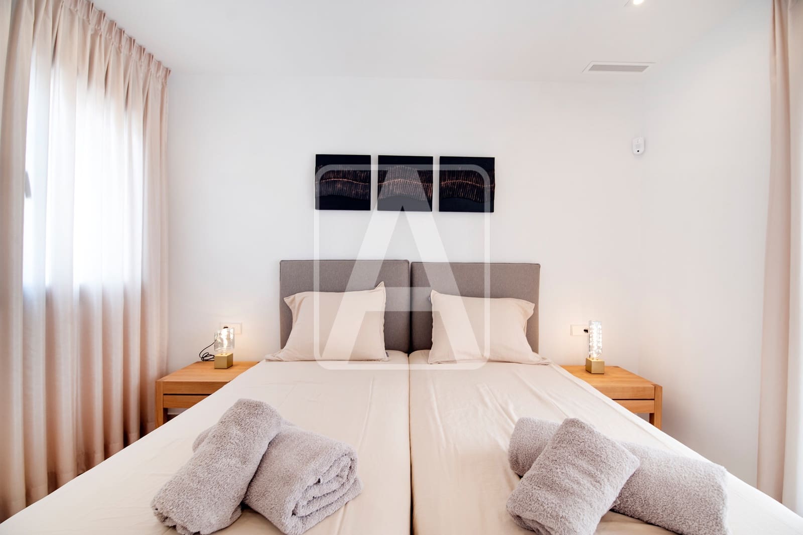 4 bedroom Villa for sale in Calpe / Calp with pool garage - € 1,050,000 (Ref: 8096231)