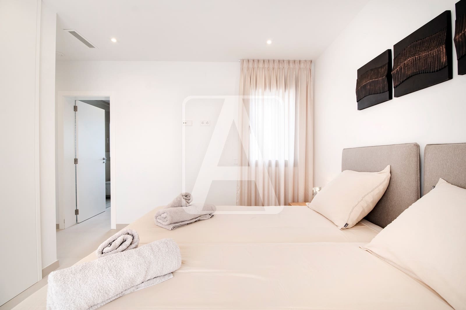 4 bedroom Villa for sale in Calpe / Calp with pool garage - € 1,050,000 (Ref: 8096231)