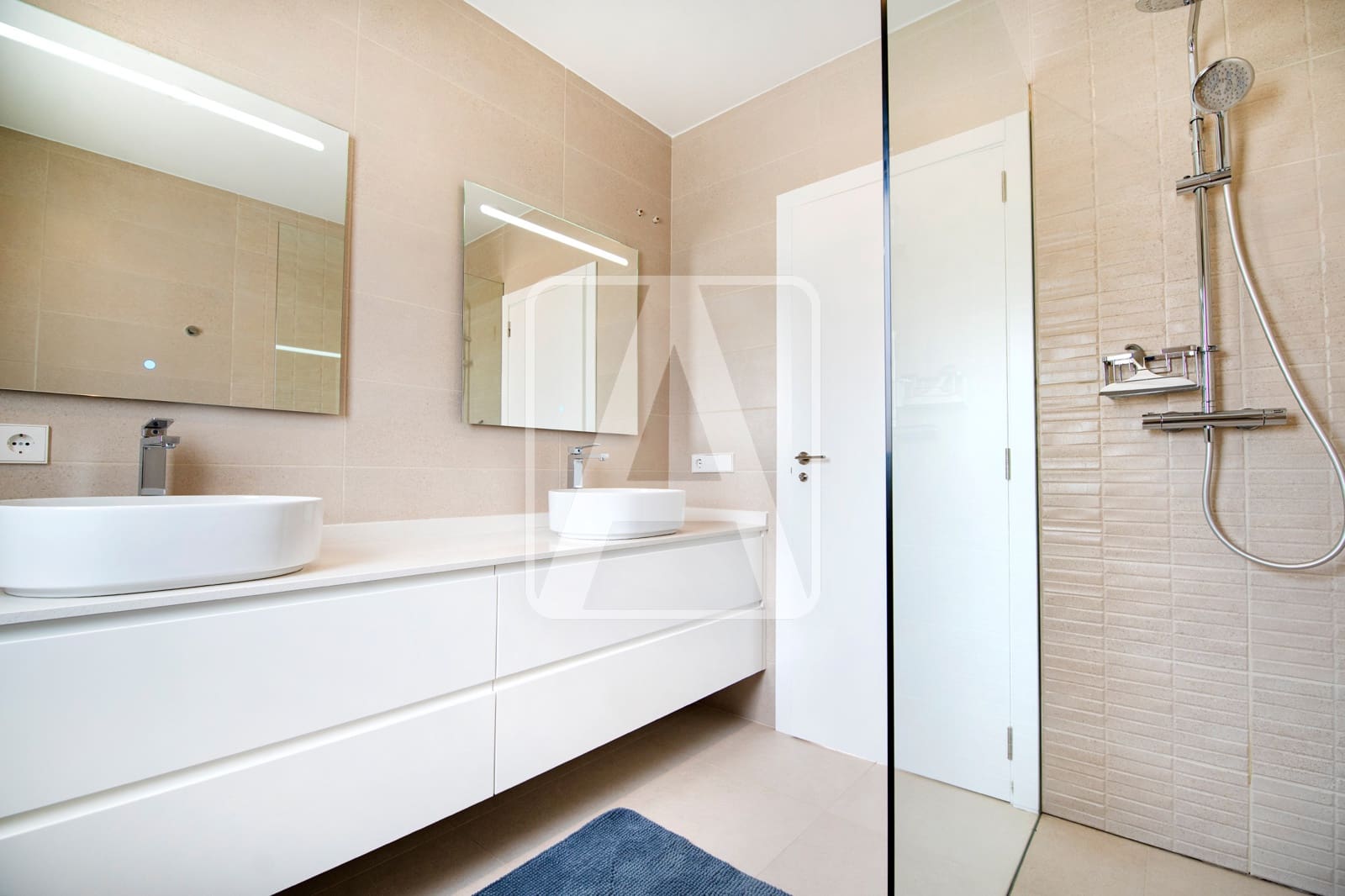 4 bedroom Villa for sale in Calpe / Calp with pool garage - € 1,050,000 (Ref: 8096231)