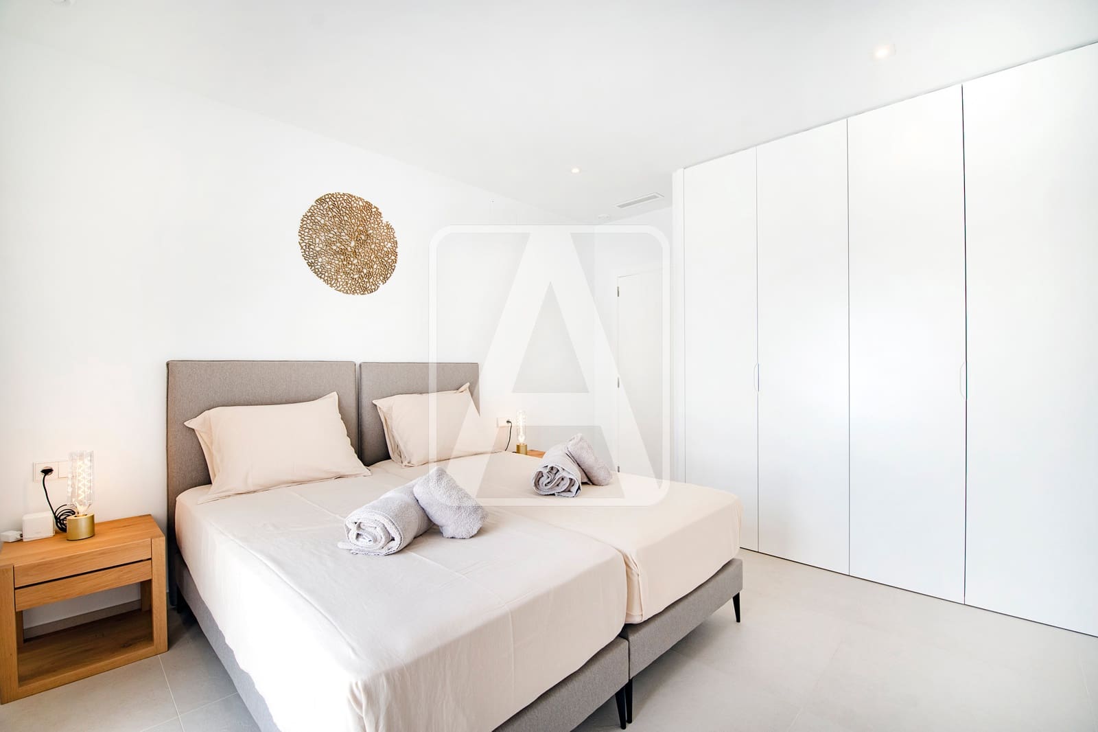 4 bedroom Villa for sale in Calpe / Calp with pool garage - € 1,050,000 (Ref: 8096231)