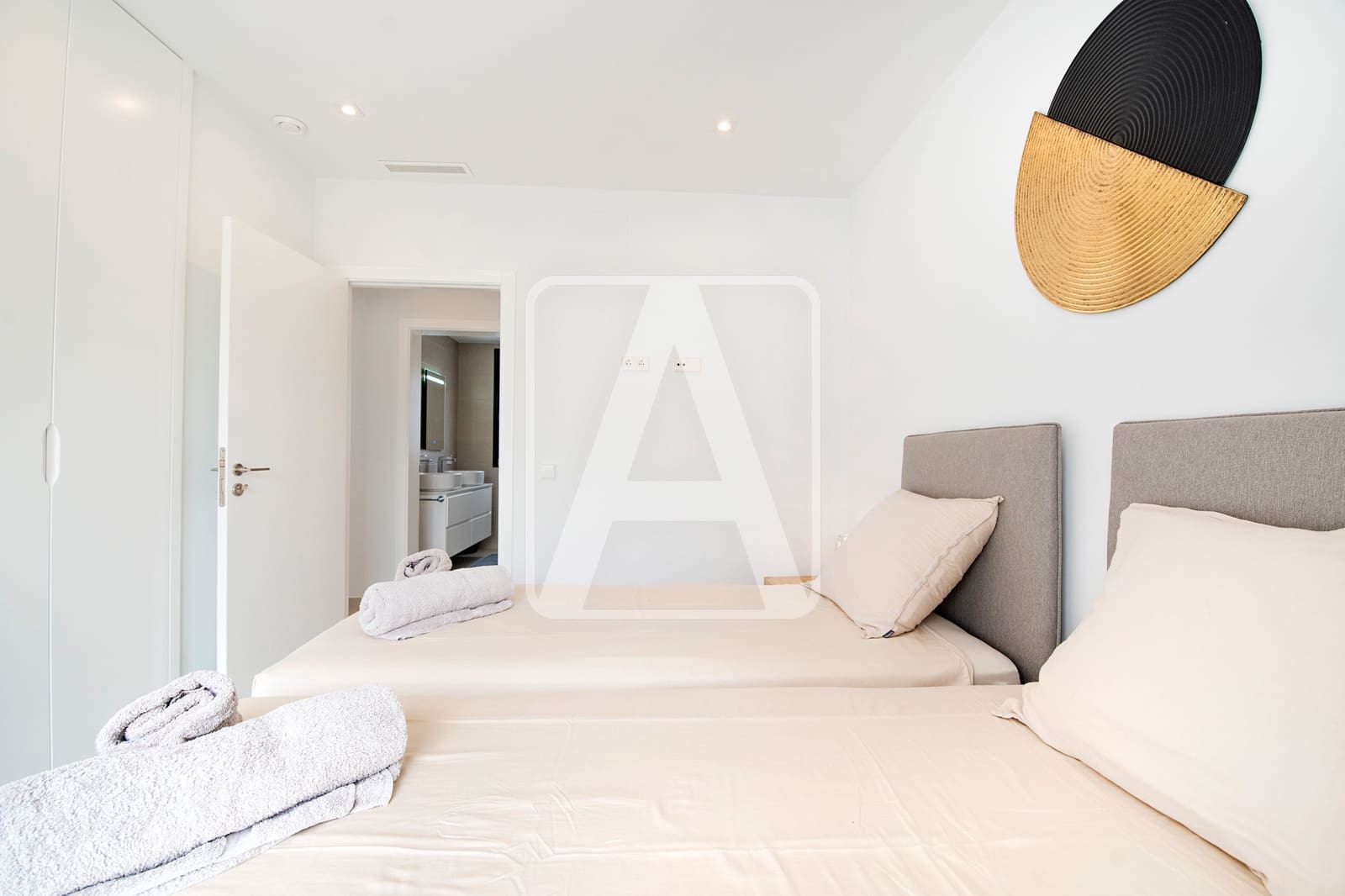 4 bedroom Villa for sale in Calpe / Calp with pool garage - € 1,050,000 (Ref: 8096231)