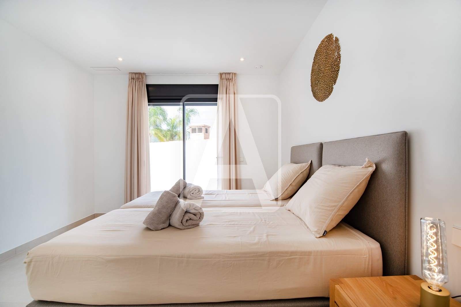 4 bedroom Villa for sale in Calpe / Calp with pool garage - € 1,050,000 (Ref: 8096231)