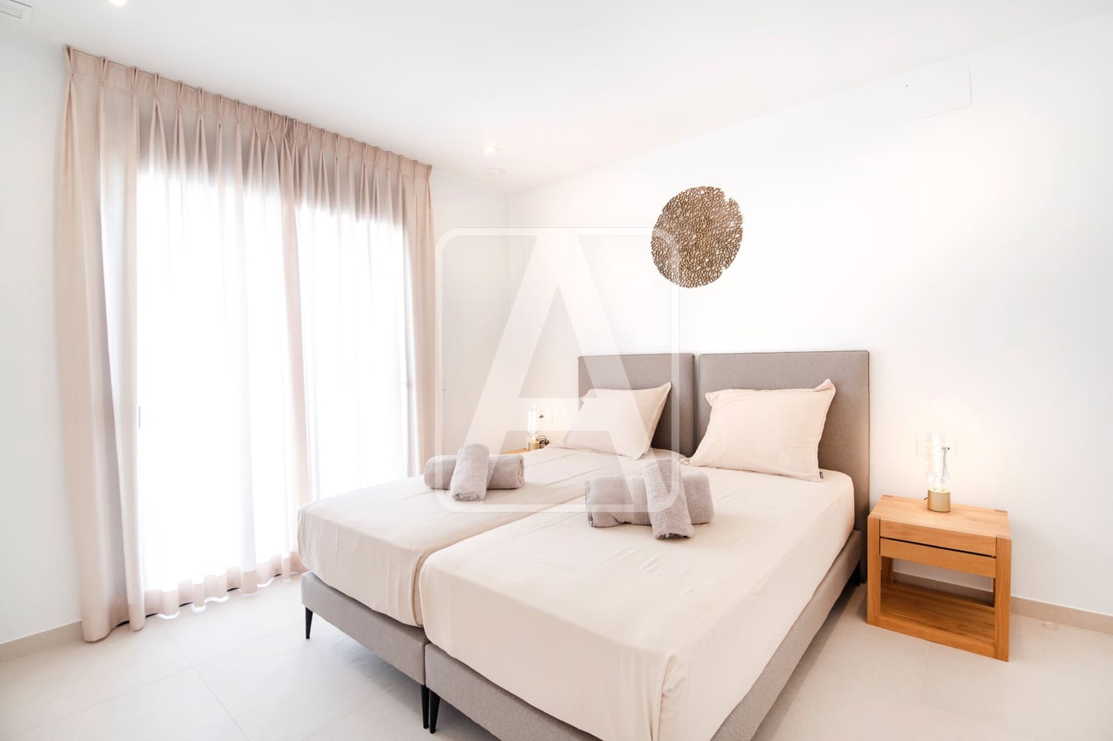 4 bedroom Villa for sale in Calpe / Calp with pool garage - € 1,050,000 (Ref: 8096231)