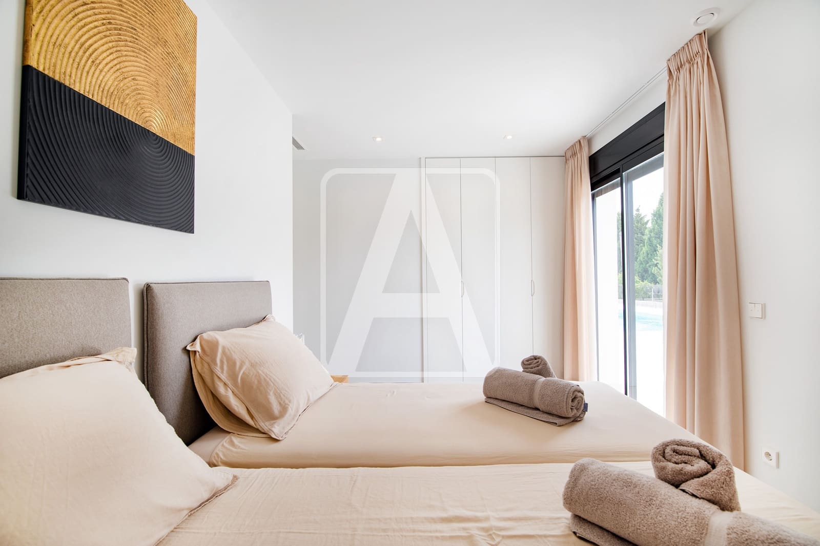 4 bedroom Villa for sale in Calpe / Calp with pool garage - € 1,050,000 (Ref: 8096231)