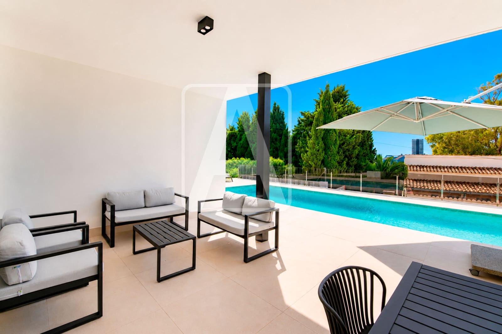 4 bedroom Villa for sale in Calpe / Calp with pool garage - € 1,050,000 (Ref: 8096231)