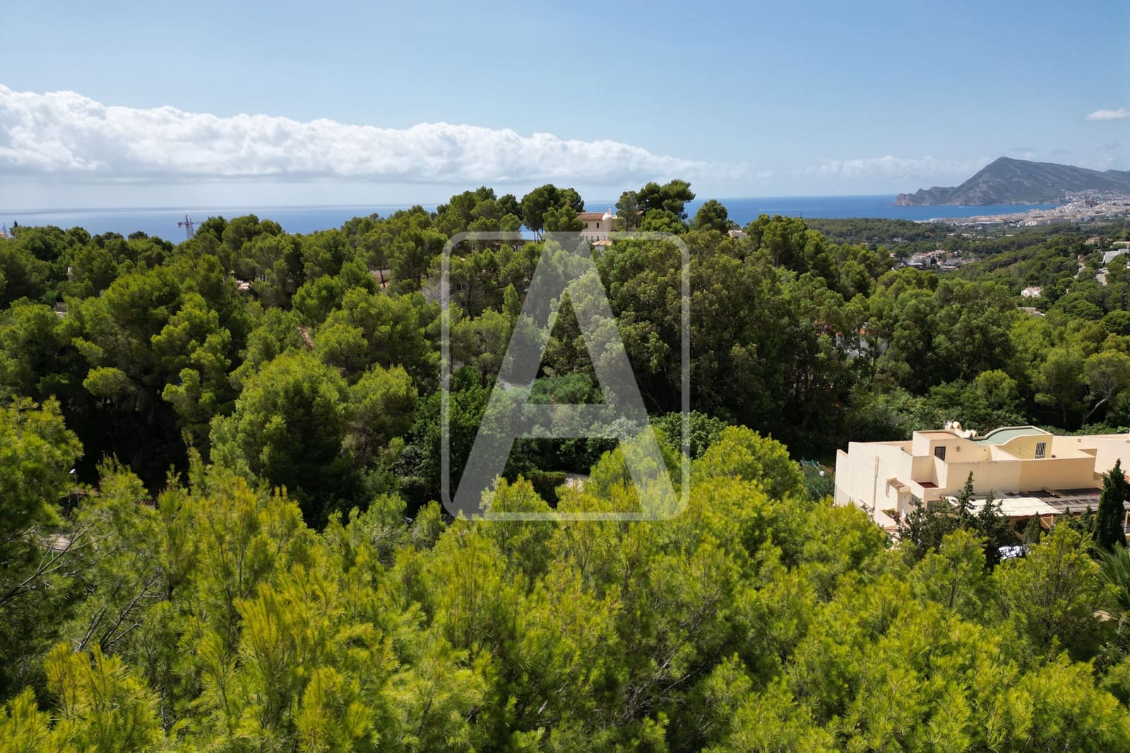 4 bedroom Villa for sale in Altea with pool garage - € 2,090,000 (Ref: 8096232)